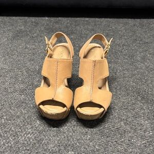 Kenneth Cole Reaction Beige Wedges